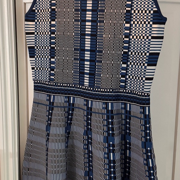 Leota Dresses & Skirts - Leota Navy and White Geometric Midi Dress